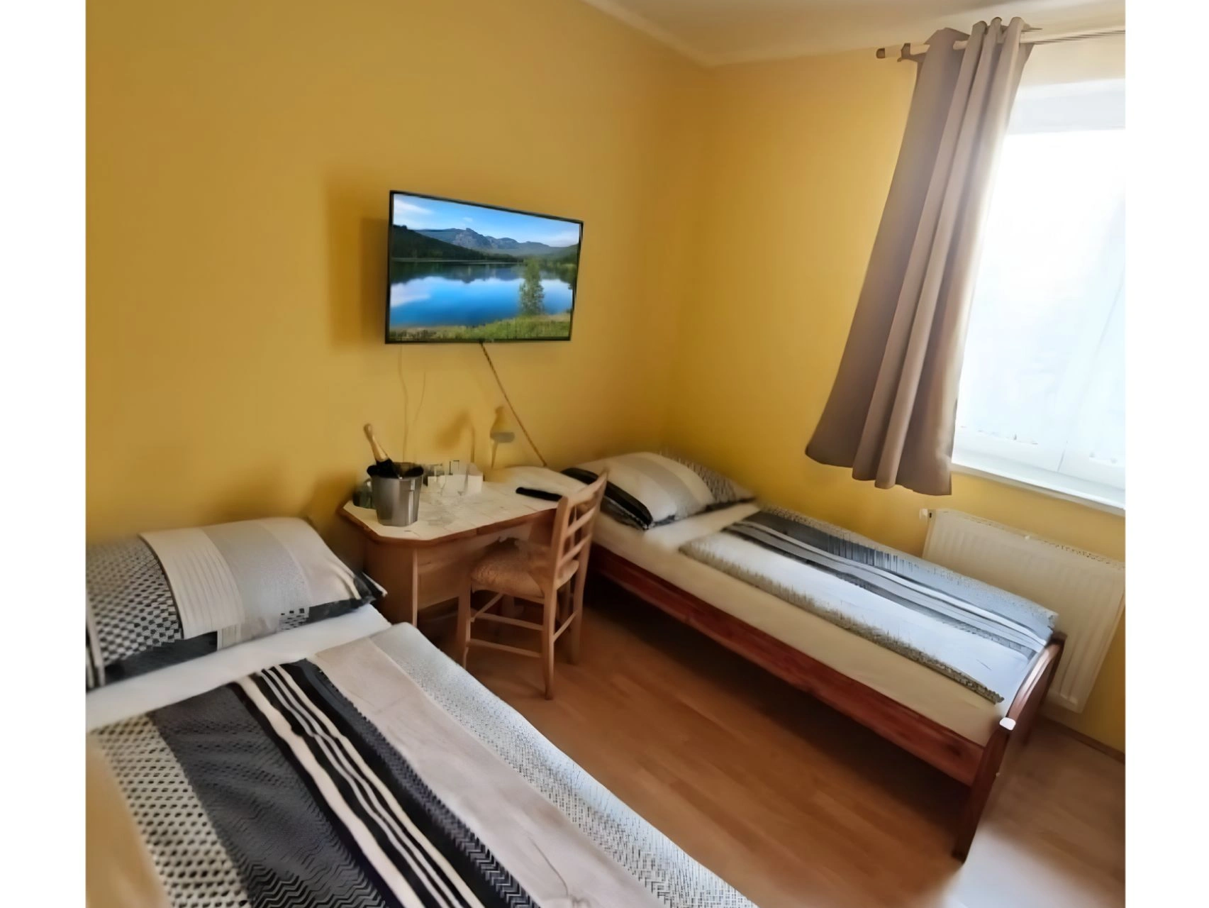 Dvoulůžkový pokoj s oddělenými postelemi