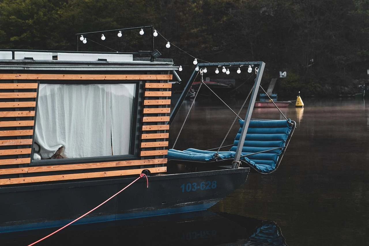 Houseboat MALI