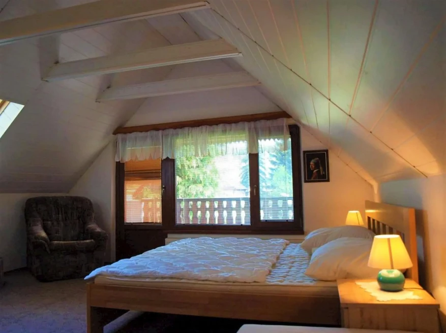 1× Třílůžkový pokoj s balkonem