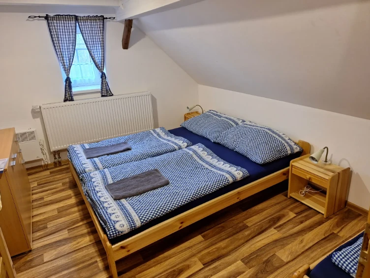 1× Modrý pokoj (Třílůžkový pokoj)