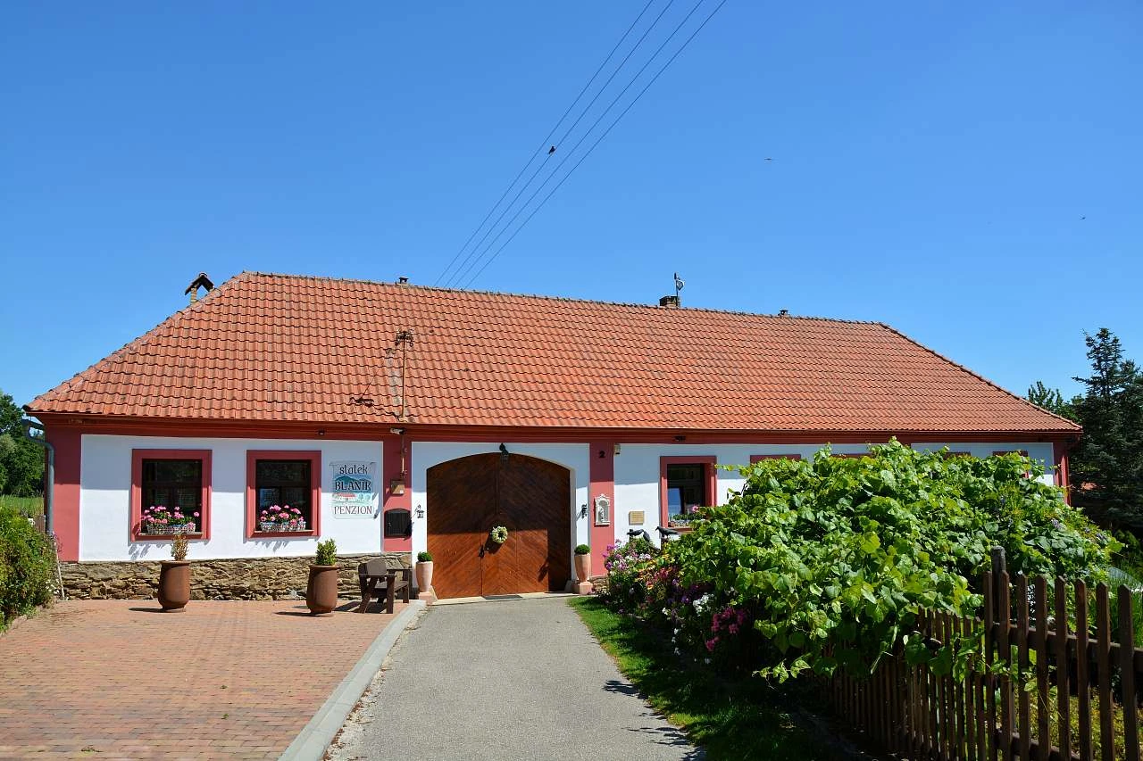 Statek Blaník – Louňovice pod Blaníkem